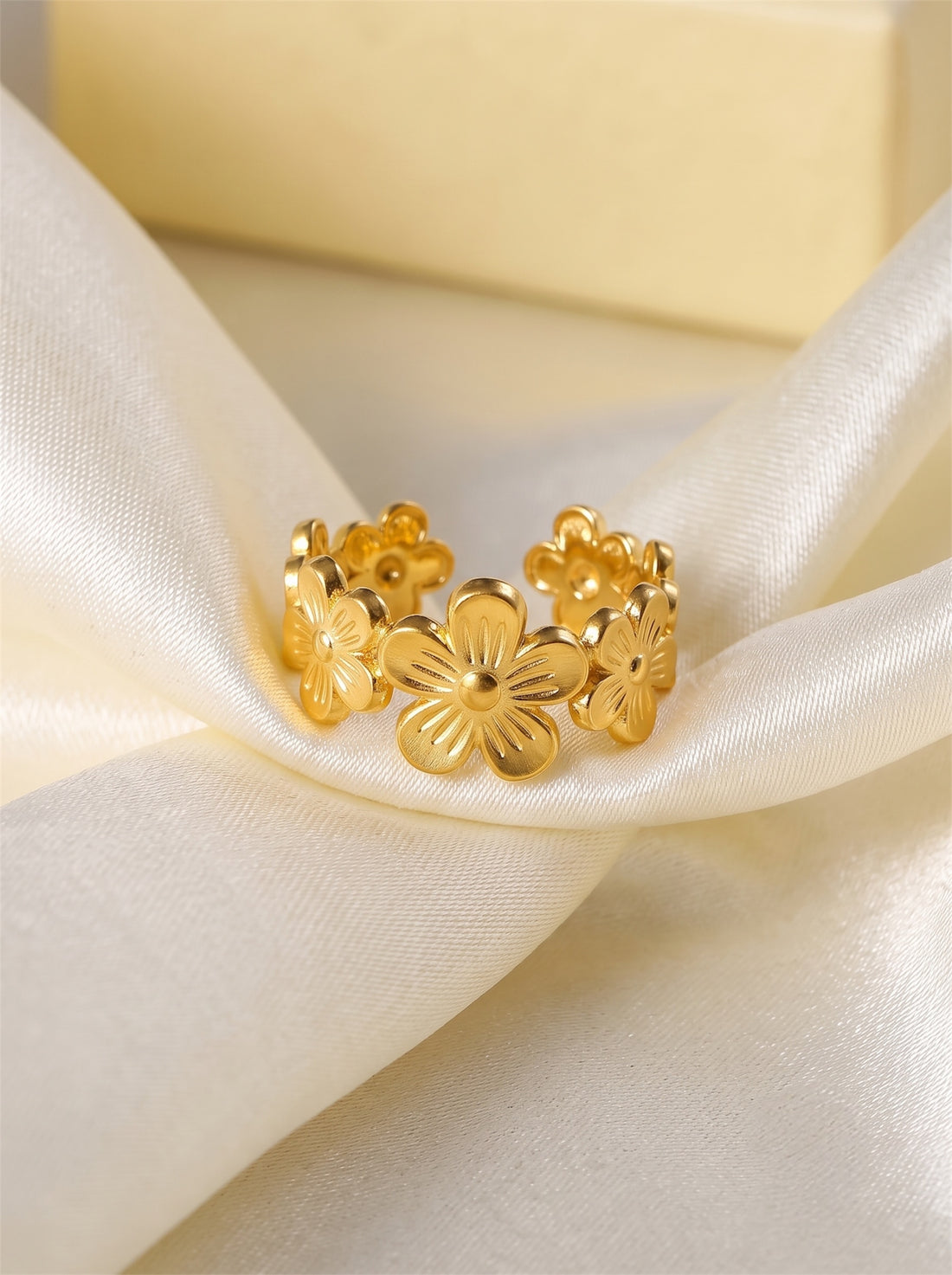 Flower Ring (Adjustable)