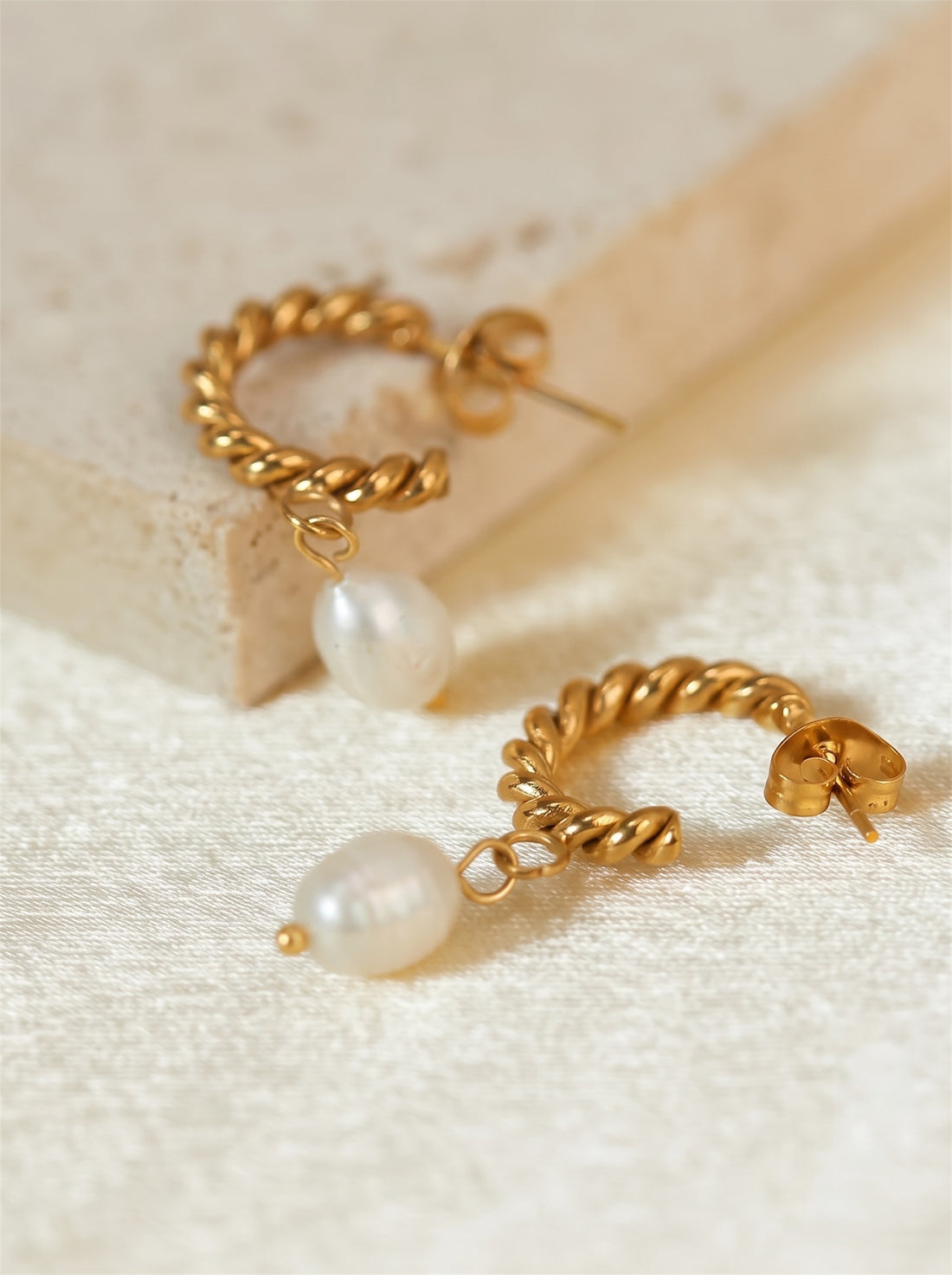 Pearlia Earrings