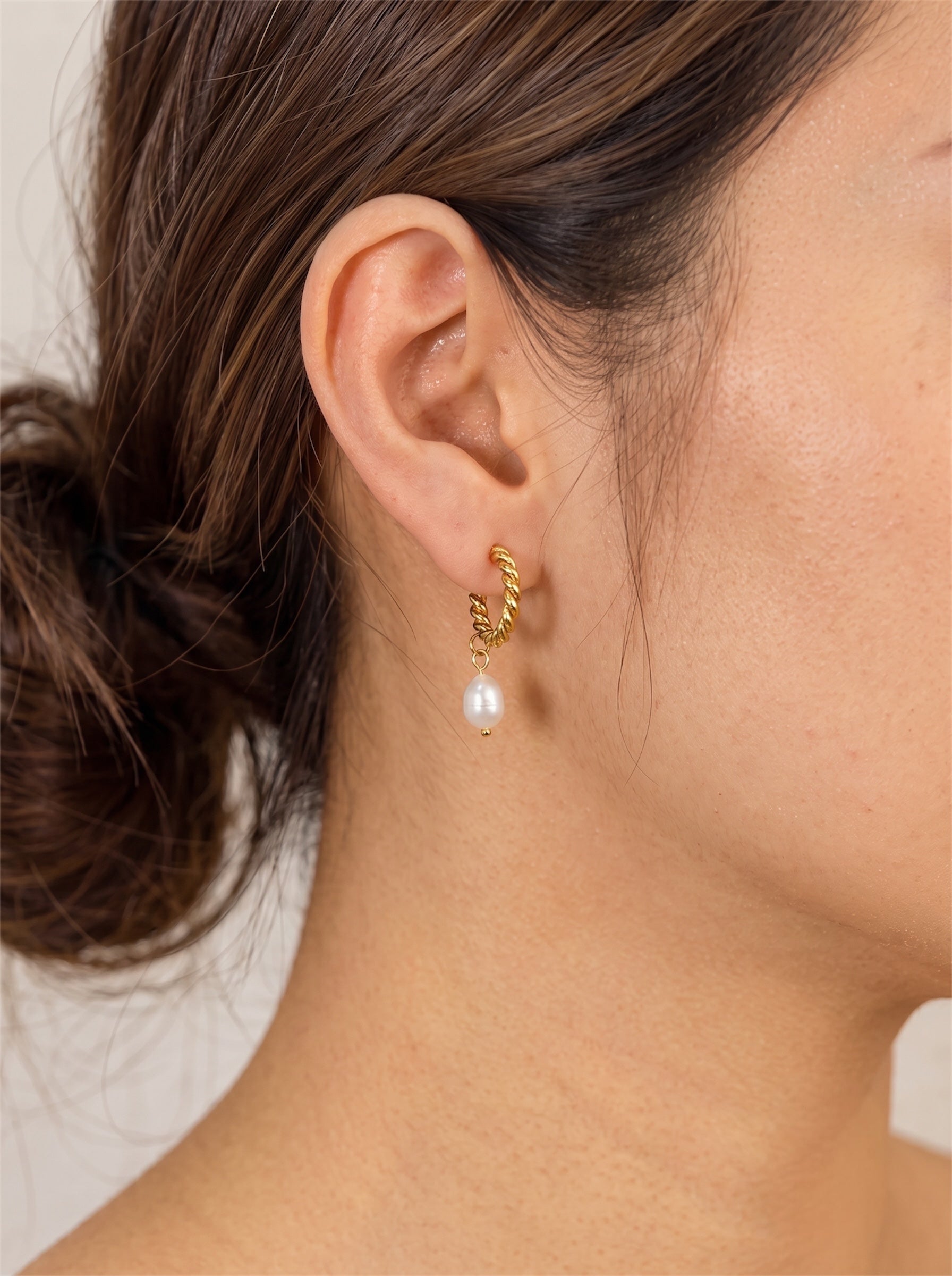 Pearlia Earrings