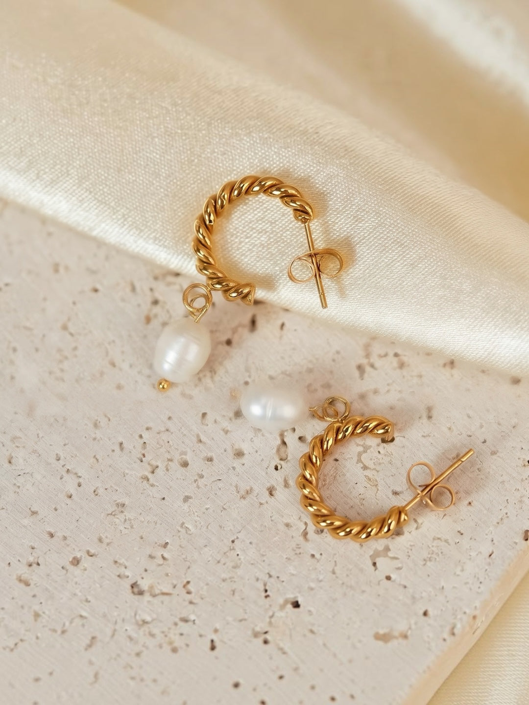 Pearlia Earrings