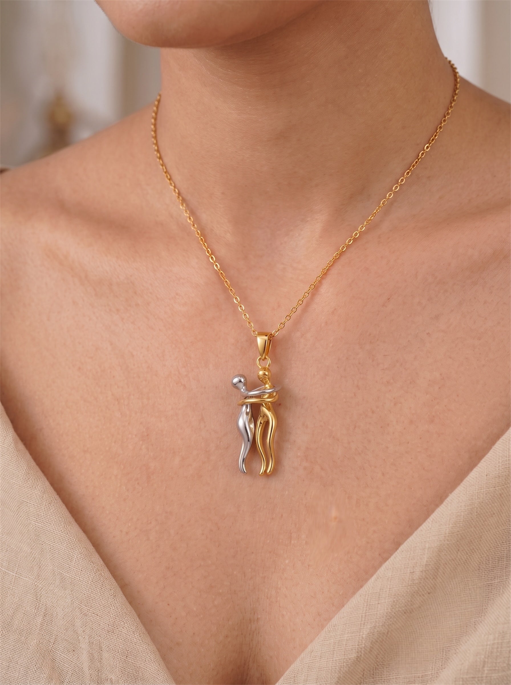 Hug Necklace