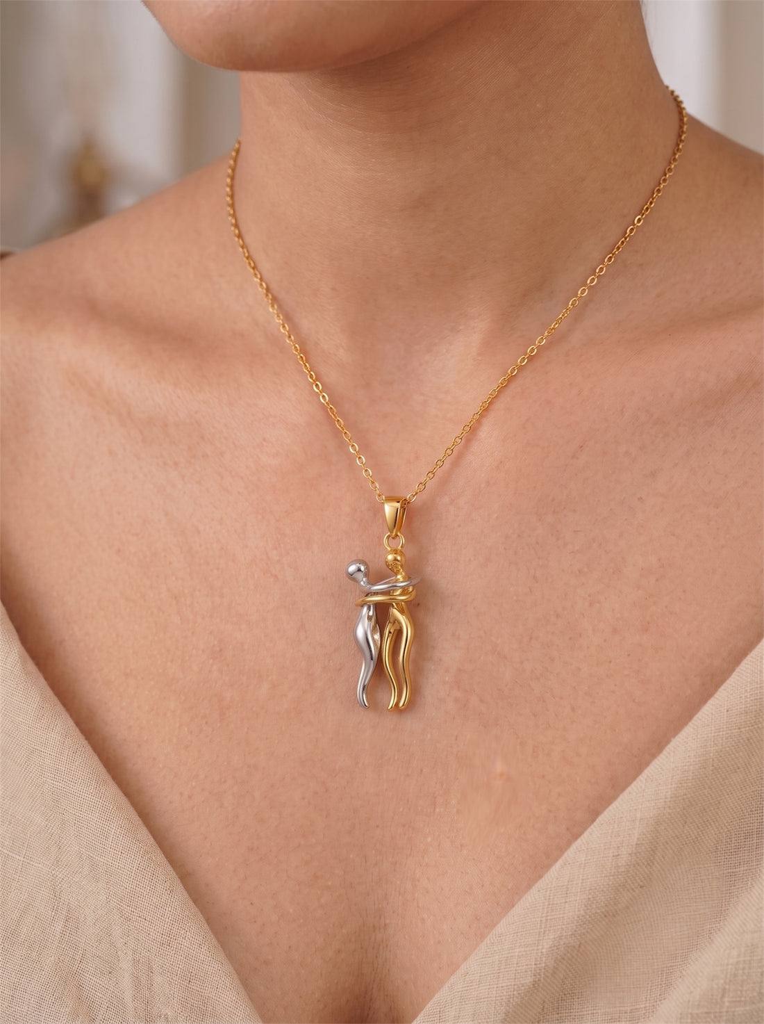 Hug Necklace