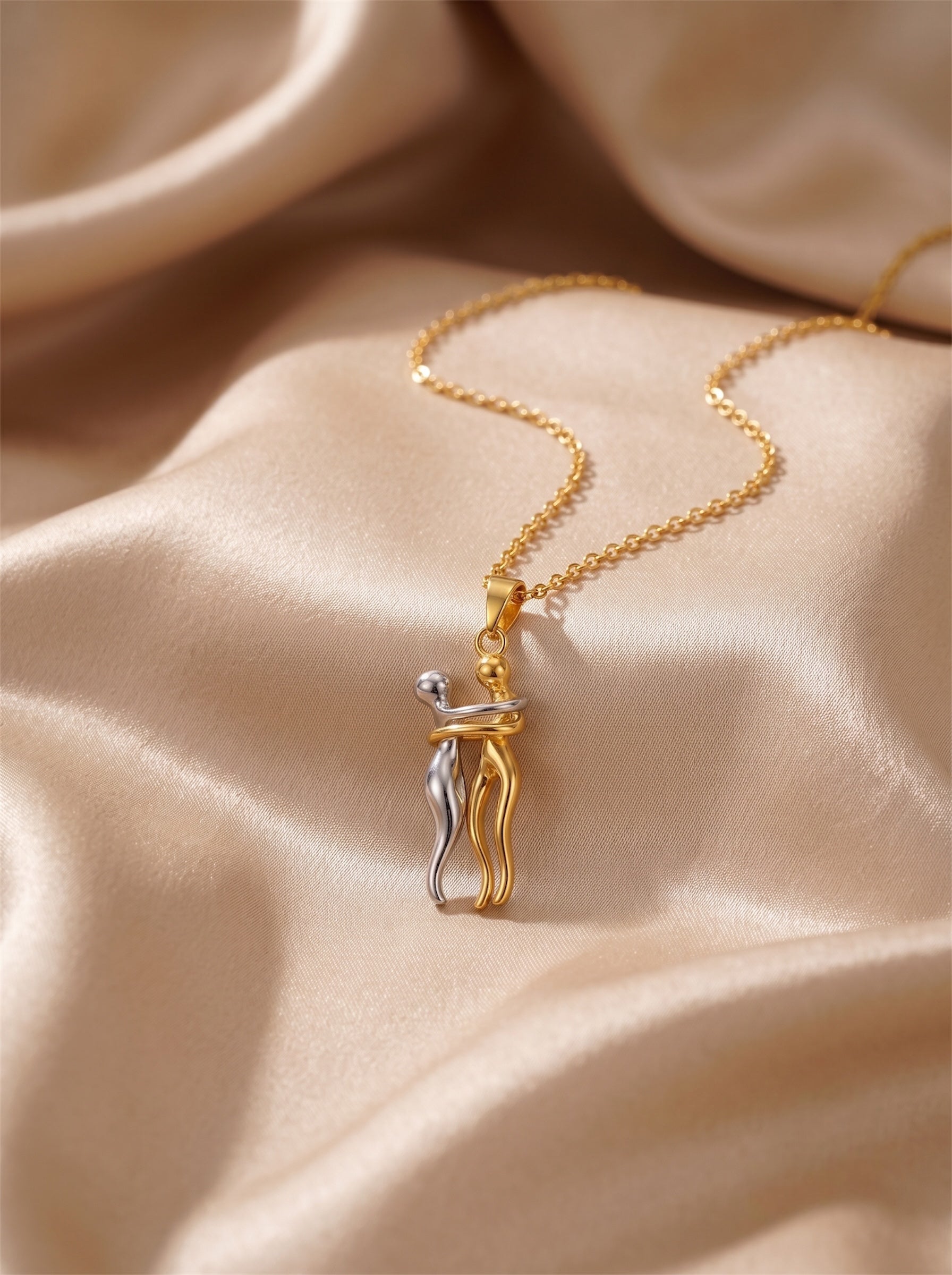Hug Necklace